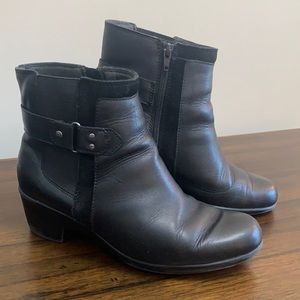 Clark’s Women’s ankle boots